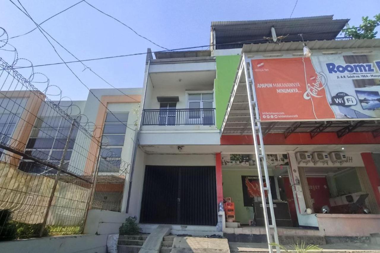 Oyo Life 92877 Hotel Rainbow 7296 세마랑 외부 사진